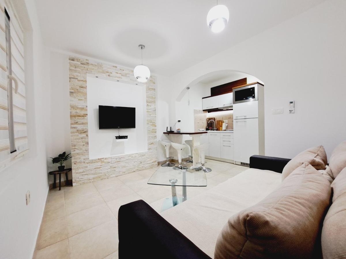 Paunovic Apartments Tivat Exterior foto