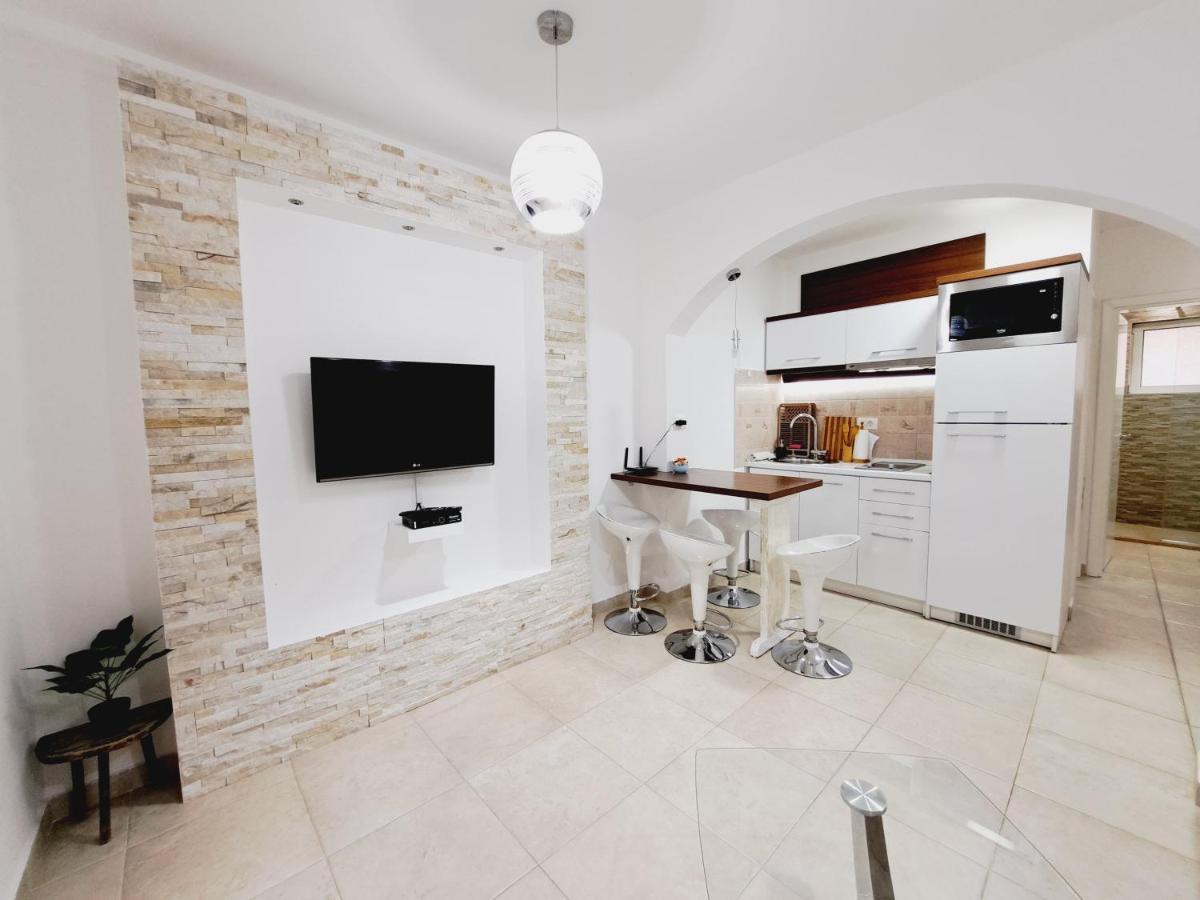 Paunovic Apartments Tivat Exterior foto